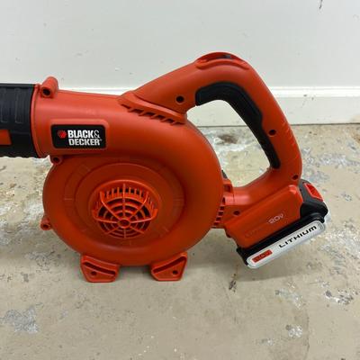 Black & Decker Cordless Blower & Electric Hedge Trimmer (G-MG)