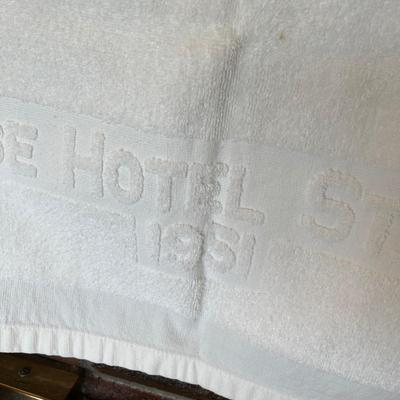 St. Louis Hotels Towels & Bath Matt