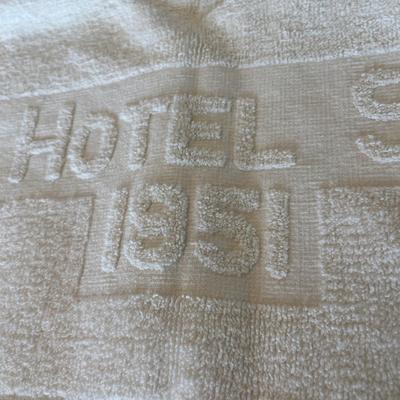St. Louis Hotels Towels & Bath Matt