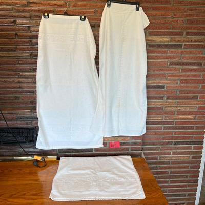 St. Louis Hotels Towels & Bath Matt