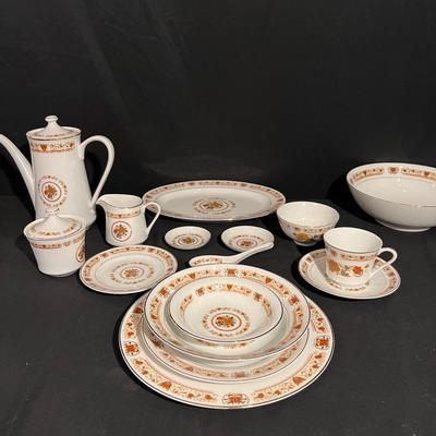 Tatung Taiwan Floral Gold Estate Porcelain China 10+ Person Setting (DR-RG)