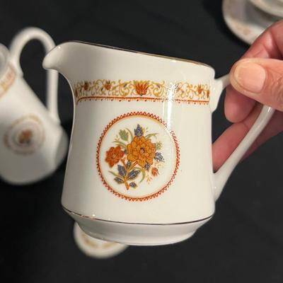 Tatung Taiwan Floral Gold Estate Porcelain China 10+ Person Setting (DR-RG)