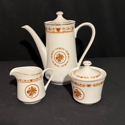 Tatung Taiwan Floral Gold Estate Porcelain China 10+ Person Setting (DR-RG)