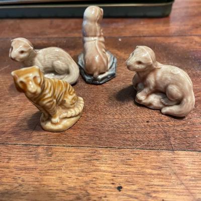 Huge Lot of Wade Ceramic Miniature Whimsies England Dozens of Mini Animals