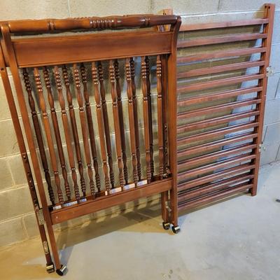 Simmons Solid Wood Crib and Bedding (BS-DW)