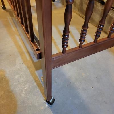 Simmons Solid Wood Crib and Bedding (BS-DW)