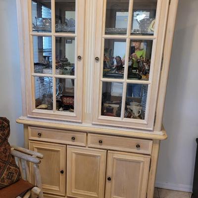 Lighted Hutch