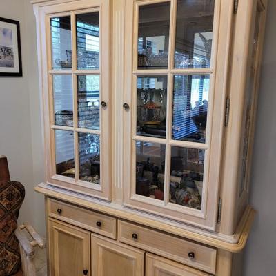 Lighted Hutch