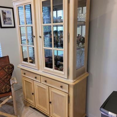 Lighted Hutch