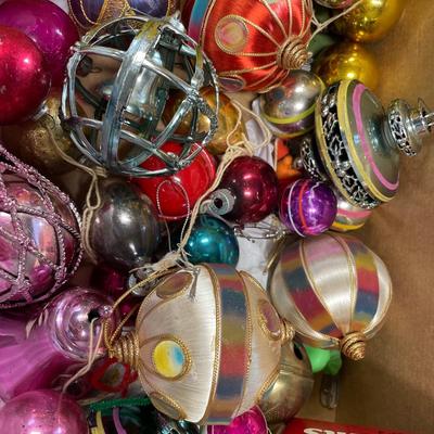 Vintage ornaments & 2â€™ santa