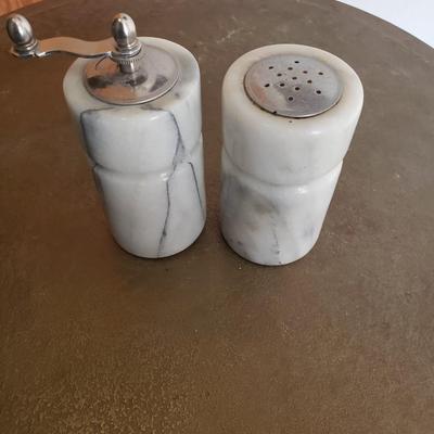 Salt and pepper grinder granite