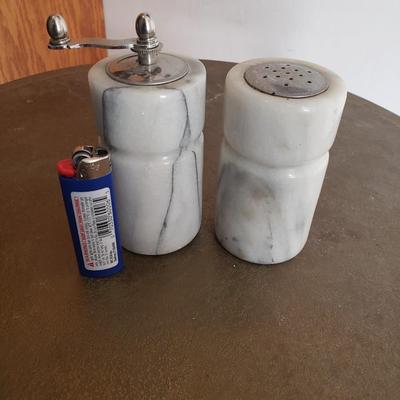 Salt and pepper grinder granite