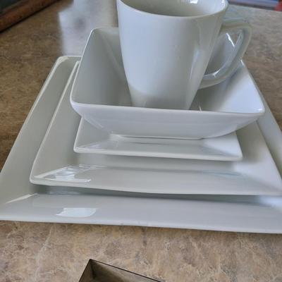 40 pcs White Square dish set