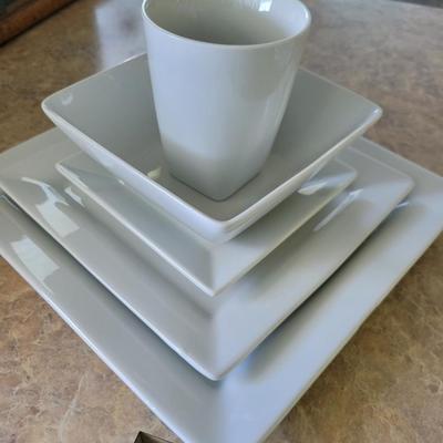 40 pcs White Square dish set