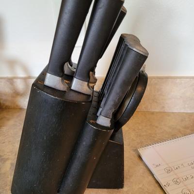 Knives with block.
