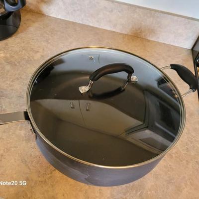 XL non stick skillet