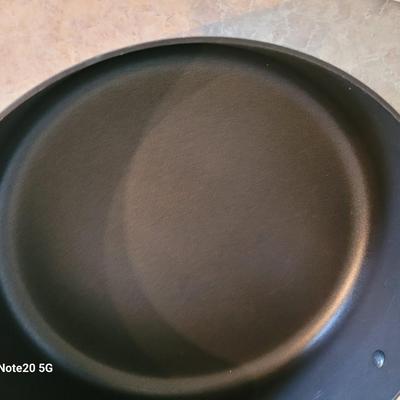 XL non stick skillet