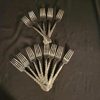 Oneida Community Flatware and a White Crock (G-DW)