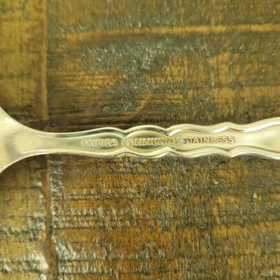 Oneida Community Flatware and a White Crock (G-DW)