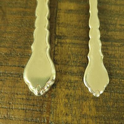 Oneida Community Flatware and a White Crock (G-DW)