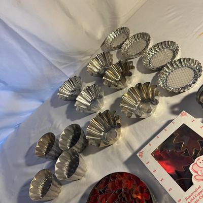 Baking Essentials - Cookie Cutters, Mixing Bowls Plus Much More (K-RG)