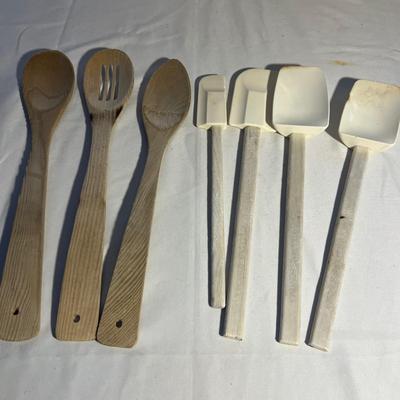 Baking Essentials - Cookie Cutters, Mixing Bowls Plus Much More (K-RG)