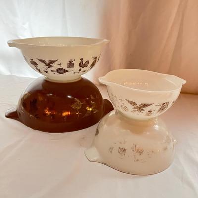Vintage Pyrex Early American Set - Cinderella Nesting Mixing Bowls (K-RG)