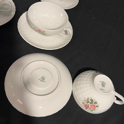 Hutschenreuther Porcelain Dinnerware Set (K-RG)