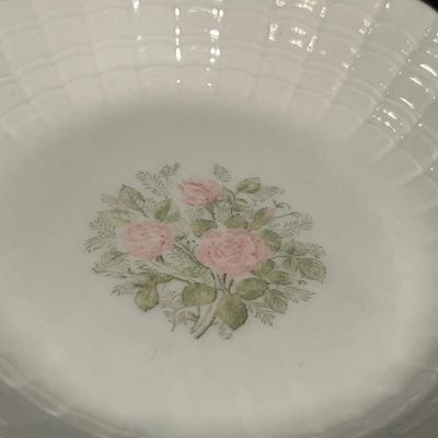 Hutschenreuther Porcelain Dinnerware Set (K-RG)