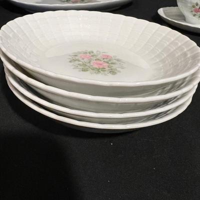 Hutschenreuther Porcelain Dinnerware Set (K-RG)