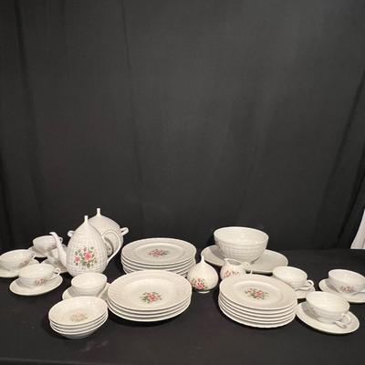 Hutschenreuther Porcelain Dinnerware Set (K-RG)