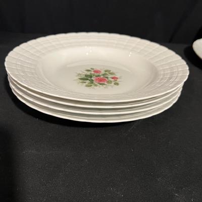 Hutschenreuther Porcelain Dinnerware Set (K-RG)