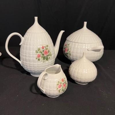 Hutschenreuther Porcelain Dinnerware Set (K-RG)