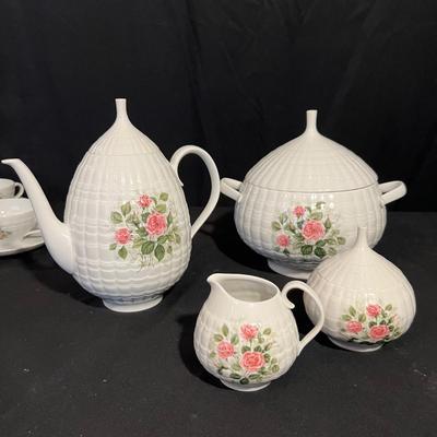 Hutschenreuther Porcelain Dinnerware Set (K-RG)