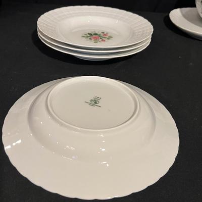 Hutschenreuther Porcelain Dinnerware Set (K-RG)