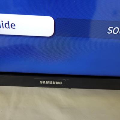 Samsung 32" TV, Roku, and Wall Mount (G-DW)