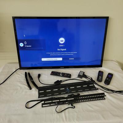 Samsung 32" TV, Roku, and Wall Mount (G-DW)