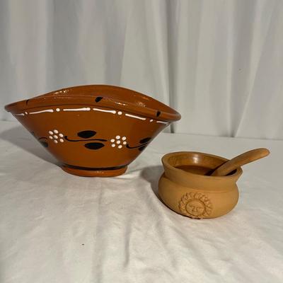 Earthenware Pottery Bowl From Portugal & More (K-RG)