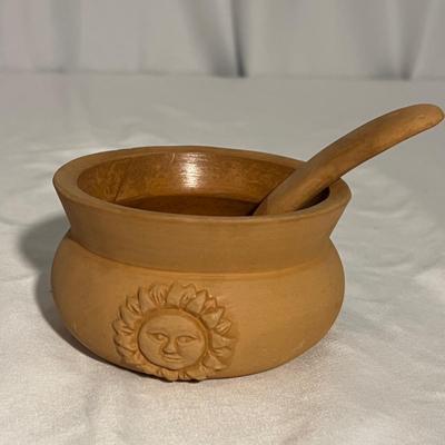 Earthenware Pottery Bowl From Portugal & More (K-RG)