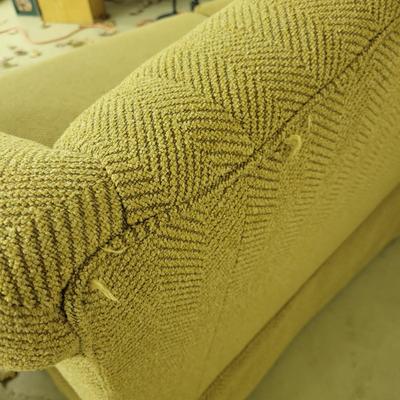 Couch and Accent Pillows (G-DW)