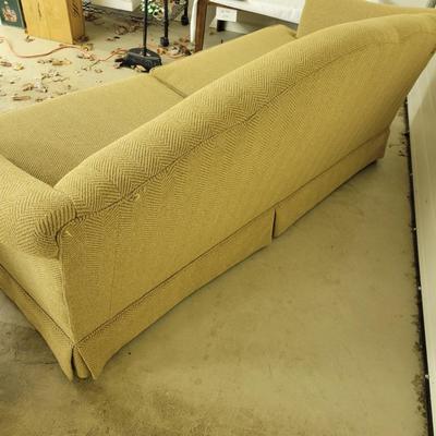 Couch and Accent Pillows (G-DW)