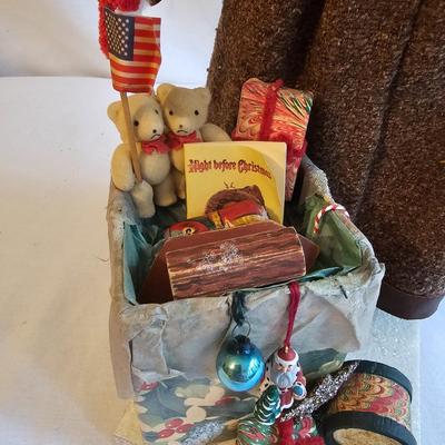 Collection of Santa Claus Figures & More (BR2-JS)