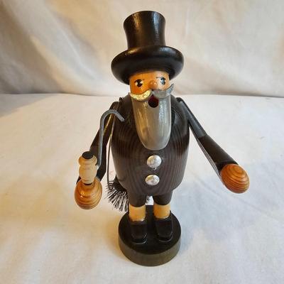 Collection of Santa Claus Figures & More (BR2-JS)