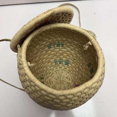 HAND WOVEN HANGING BASKET WITH LID