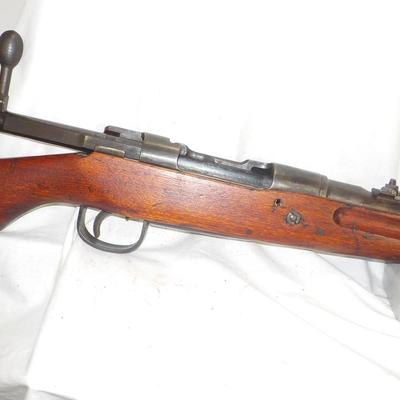 WW2 Japanese Arisaka type 2 / model 99/ 7.7mm, bolt action. est. $300 to $600.