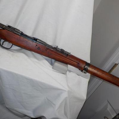 WW2 Japanese Arisaka type 2 / model 99/ 7.7mm, bolt action. est. $300 to $600.