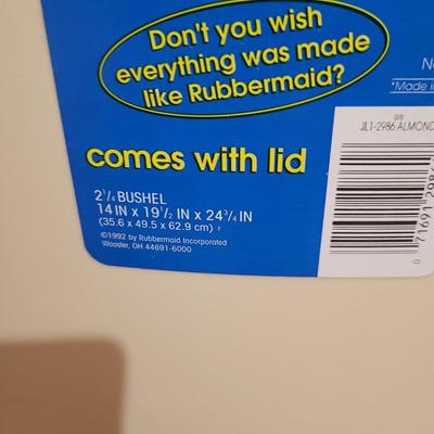 Rubbermaid Hamper