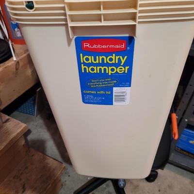 Rubbermaid Hamper