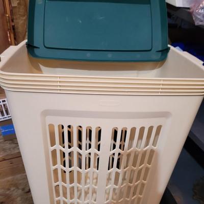 Rubbermaid Hamper