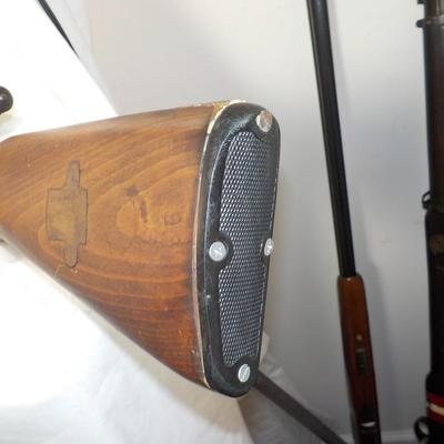 Mauser Model Fat 41, 6.6 x 52 mm Carcana rifle. est $200 to $600.